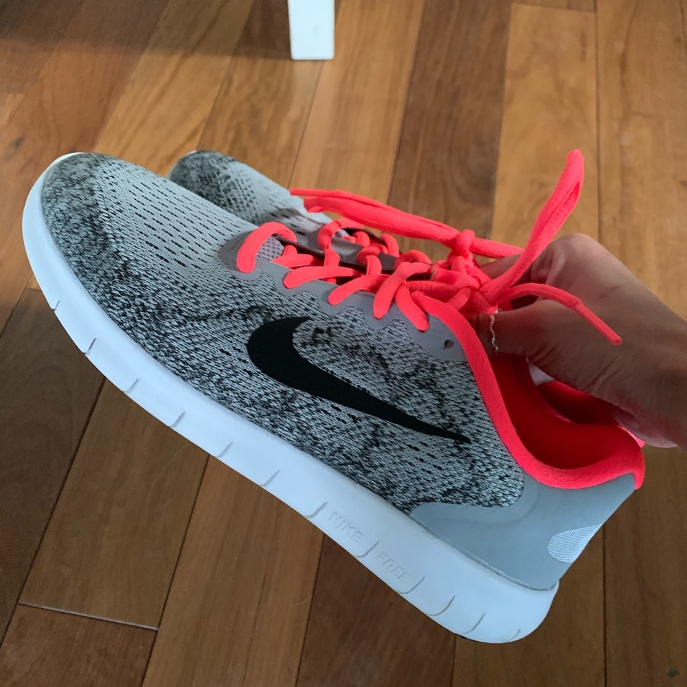 BRAND NEW NIKE FREE RUNS